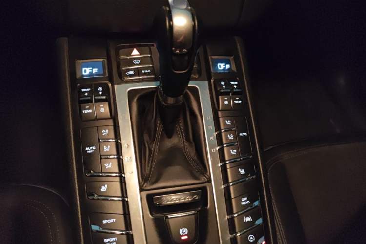 Used Porsche Macan 2017 Macan S 3.0T Gear Lever