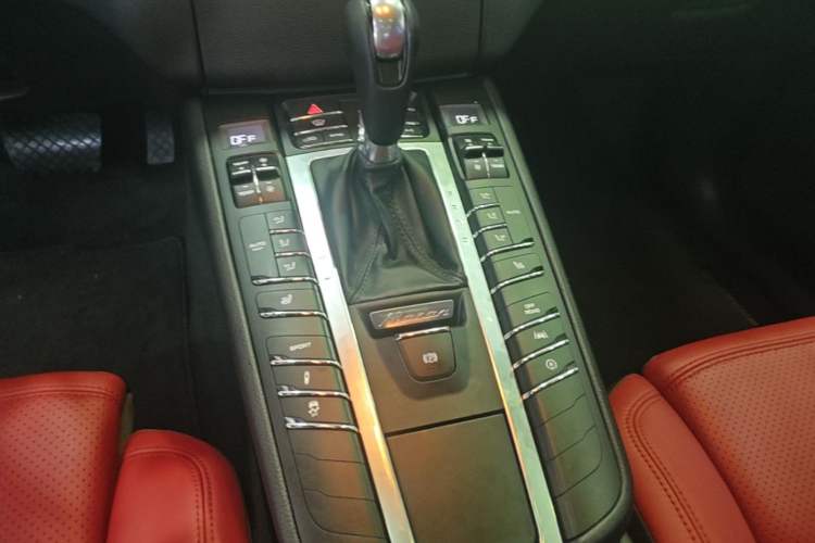 Used Porsche Macan 2017 Macan 2.0T Gear Lever