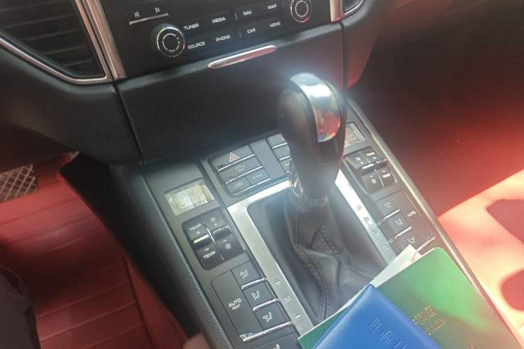 Used Porsche Macan 2017 Macan 2.0T Gear Lever