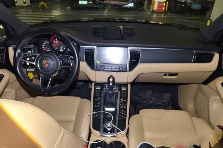 Used Porsche Macan 2017 Macan 2.0T Center Console