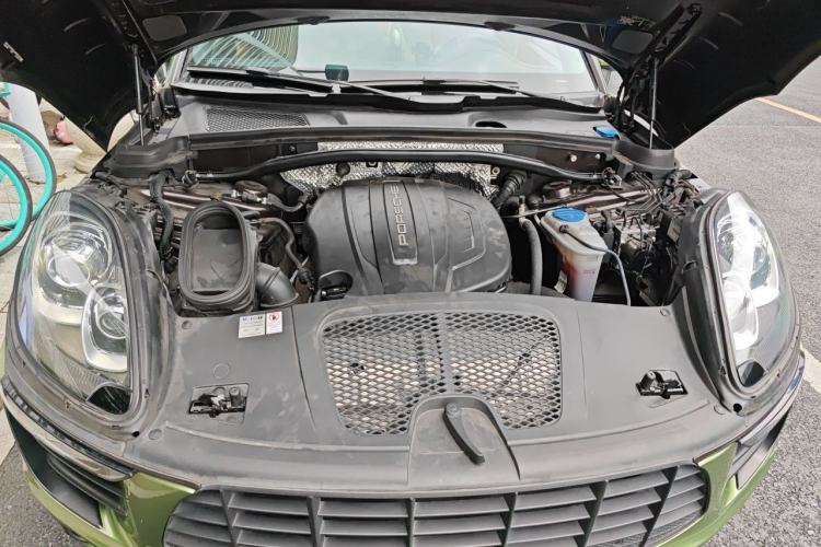 Used Porsche Macan 2017 Macan 2.0T Engine Bay
