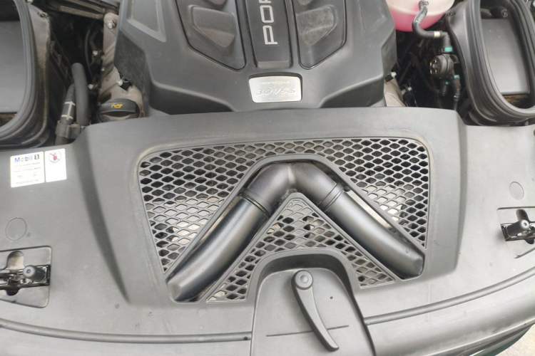 Used Porsche Macan 2017 Macan S 3.0T Engine Bay