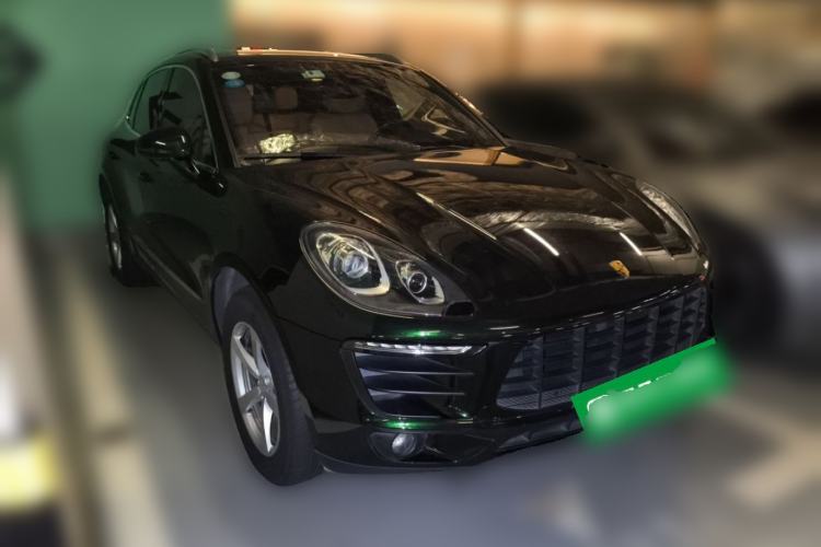 Used Porsche Macan 2017 Macan 2.0T Front Right 45 Deg