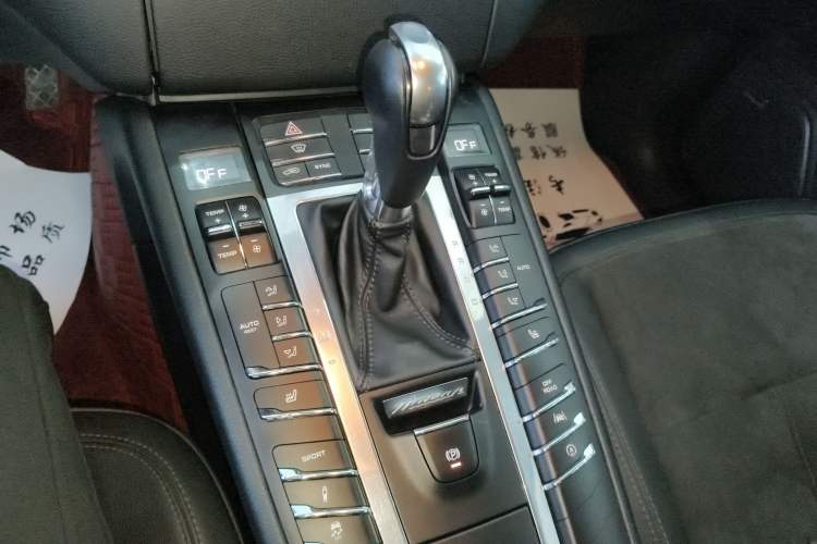 Used Porsche Macan 2017 Macan 2.0T Gear Lever