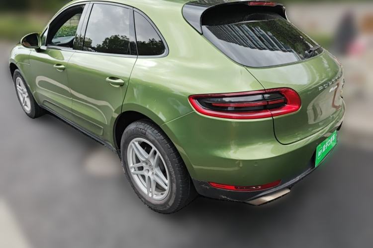 Used Porsche Macan 2017 Macan 2.0T Rear Left 45 Deg