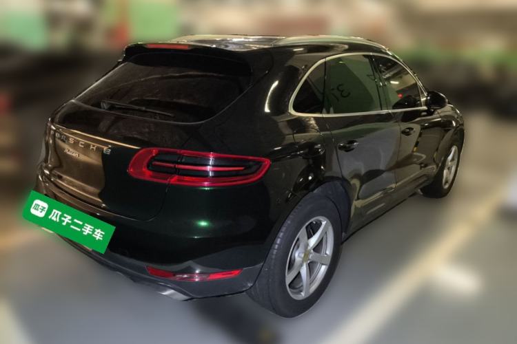 Used Porsche Macan 2017 Macan 2.0T Rear Right 45 Deg