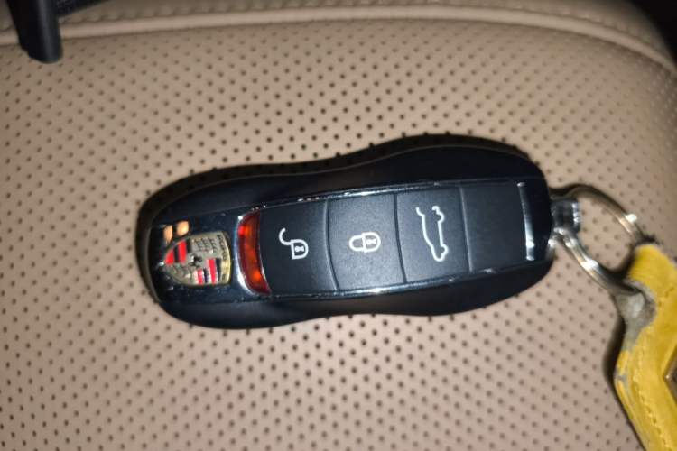 Used Porsche Macan 2017 Macan 2.0T Vehicle Key