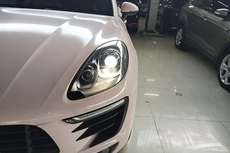Used Porsche Macan 2017 Macan 2.0T Left Front Headlight