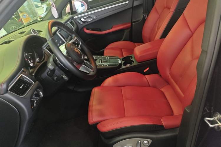 Used Porsche Macan 2017 Macan 2.0T Left Front Seat