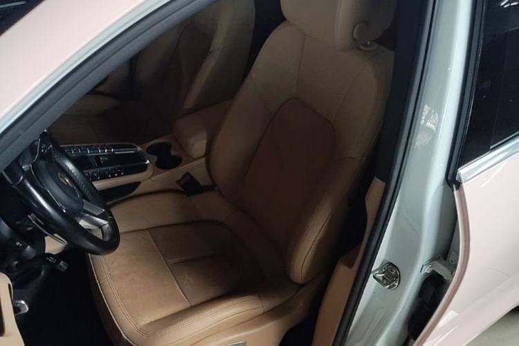 Used Porsche Macan 2017 Macan 2.0T Left Front Seat