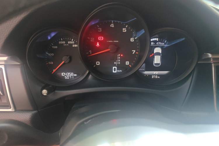 Used Porsche Macan 2017 Macan 2.0T Odometer Close Up