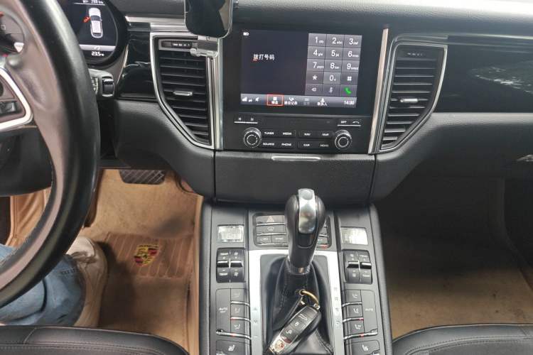 Used Porsche Macan 2017 Macan S 3.0T Audio And AC Panel