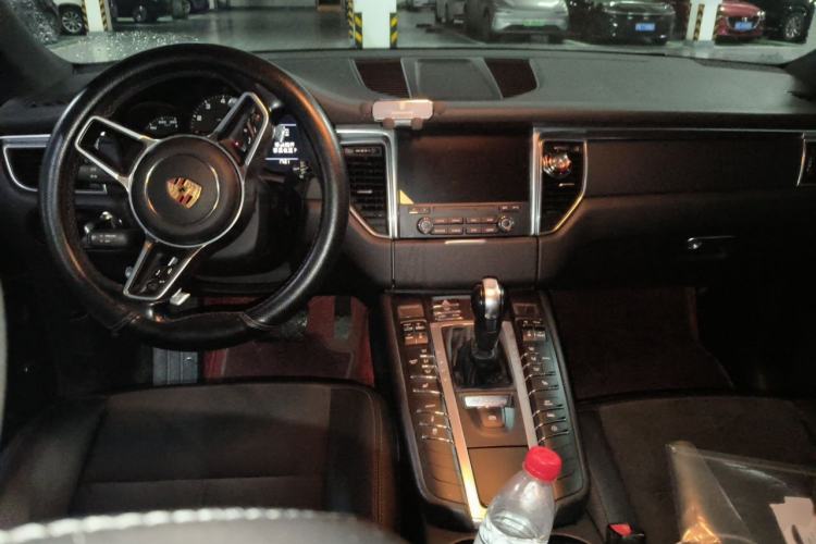 Used Porsche Macan 2017 Macan 2.0T Center Console