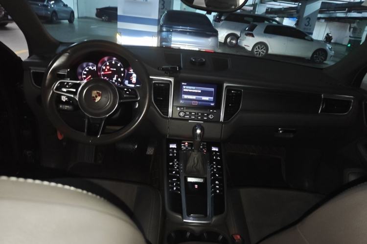 Used Porsche Macan 2017 Macan 2.0T Center Console