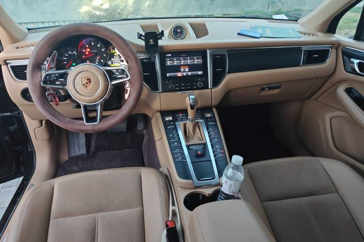 Used Porsche Macan 2017 Macan 2.0T Center Console