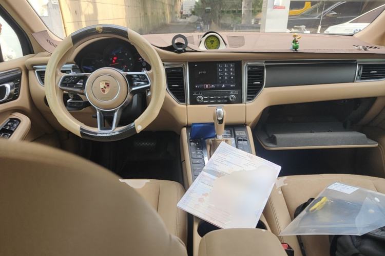 Used Porsche Macan 2017 Macan 2.0T Center Console