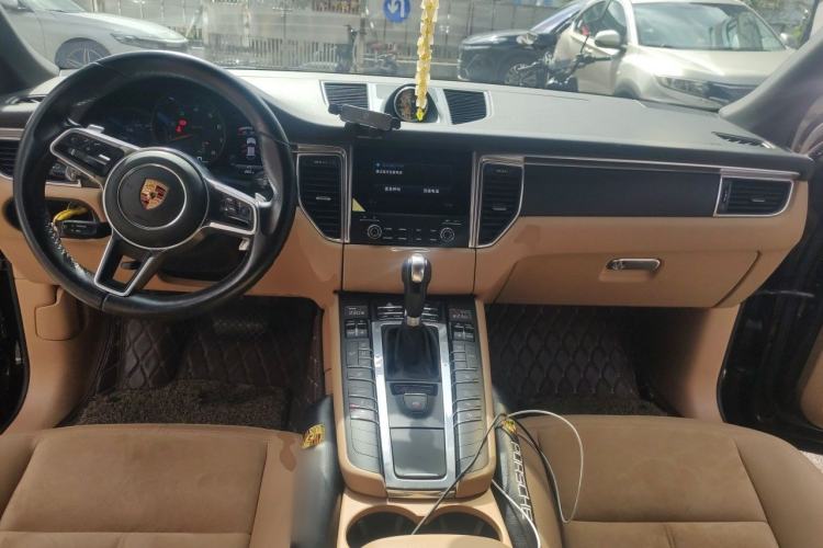 Used Porsche Macan 2017 Macan 2.0T Center Console