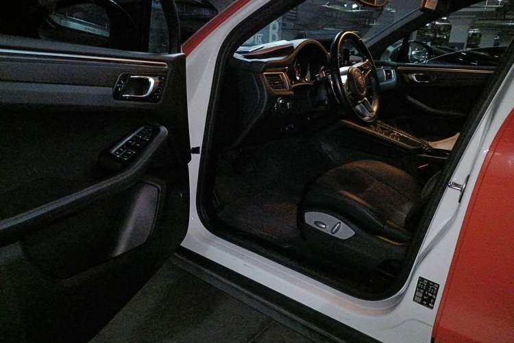 Used Porsche Macan 2017 Macan 2.0T Driver Seat