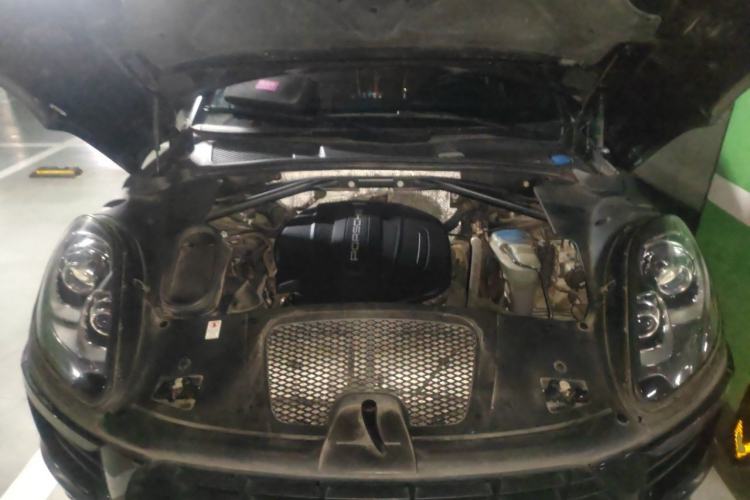 Used Porsche Macan 2017 Macan 2.0T Engine Bay