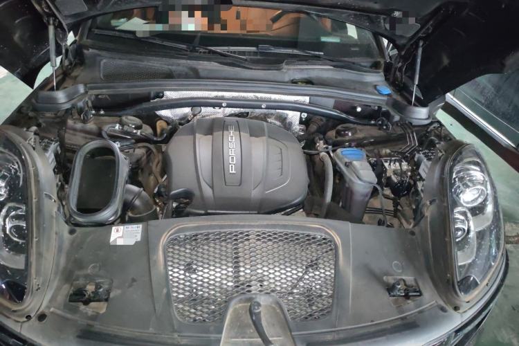 Used Porsche Macan 2017 Macan 2.0T Engine Bay