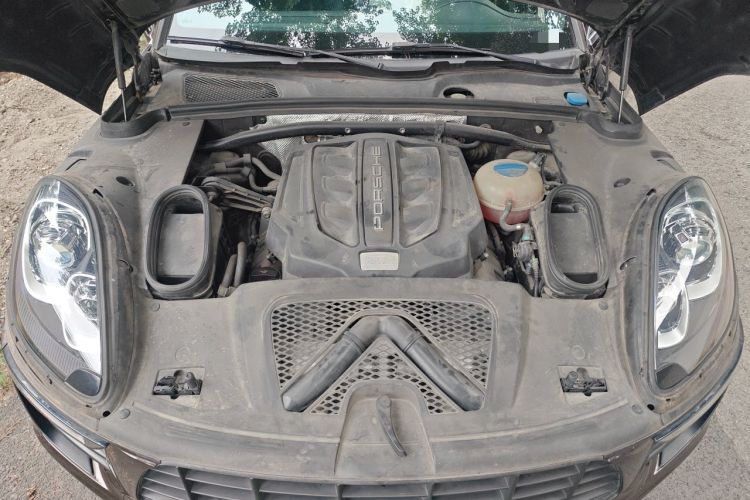 Used Porsche Macan 2017 Macan S 3.0T Engine Bay