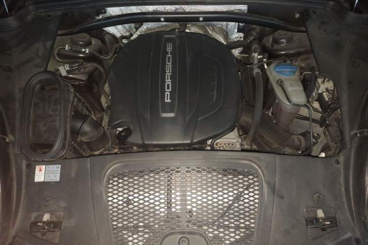 Used Porsche Macan 2017 Macan 2.0T Engine Bay