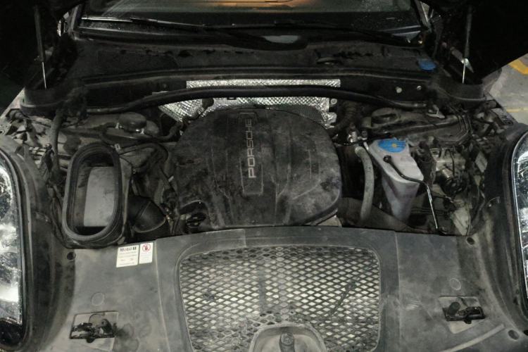 Used Porsche Macan 2017 Macan 2.0T Engine Bay