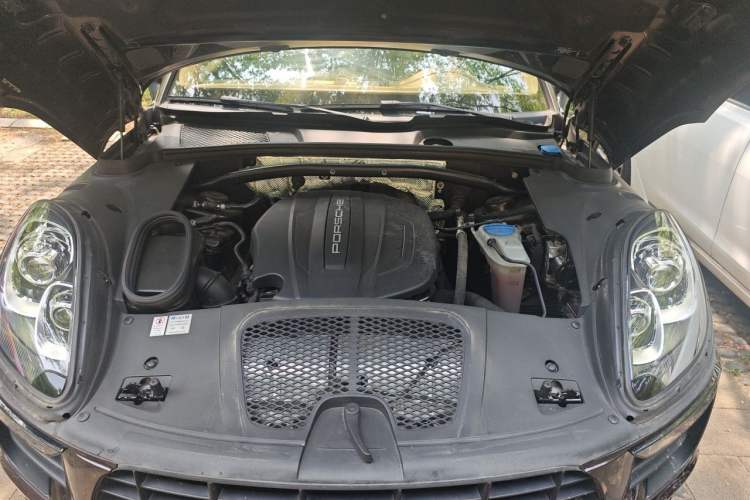 Used Porsche Macan 2017 Macan 2.0T Engine Bay