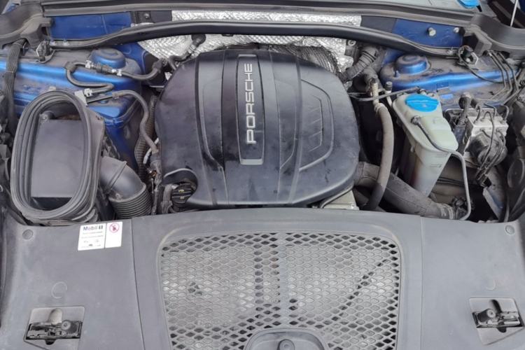 Used Porsche Macan 2017 Macan 2.0T Engine Bay
