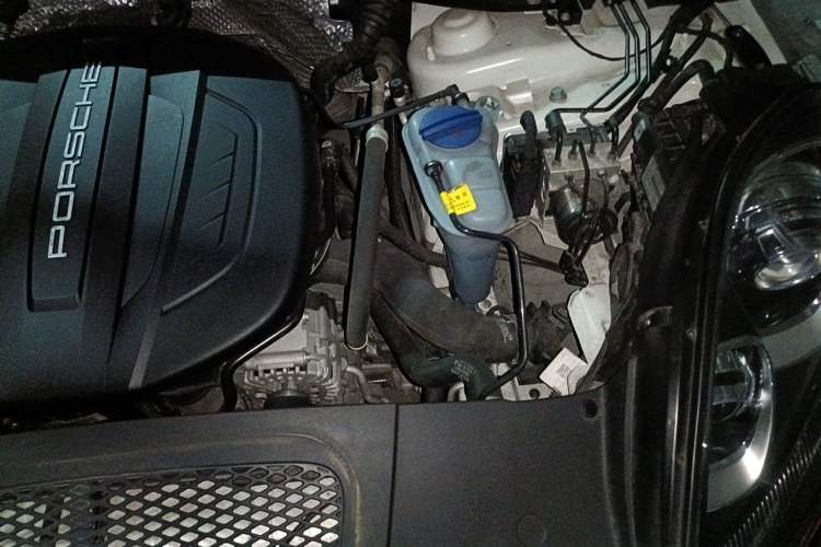 Used Porsche Macan 2017 Macan 2.0T Engine Bay Left