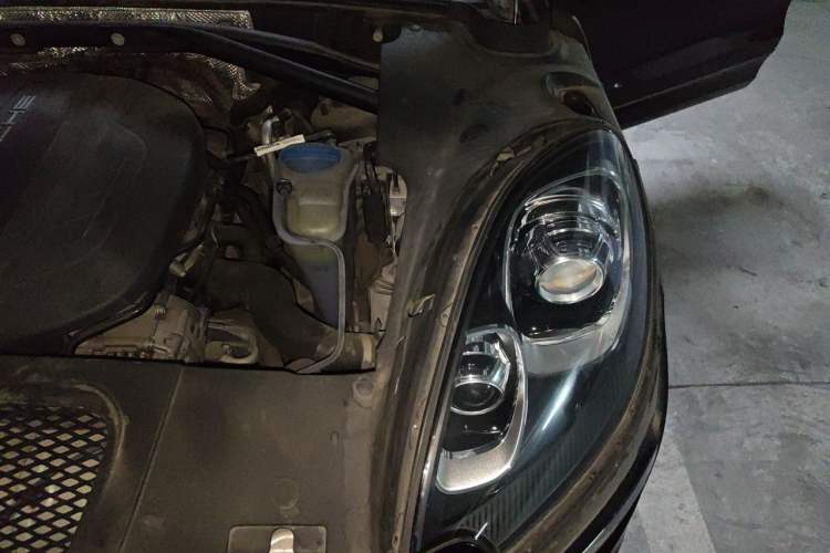 Used Porsche Macan 2017 Macan 2.0T Engine Bay Left