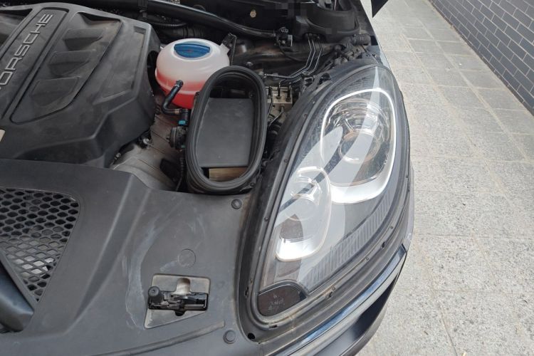 Used Porsche Macan 2017 Macan S 3.0T Engine Bay Left