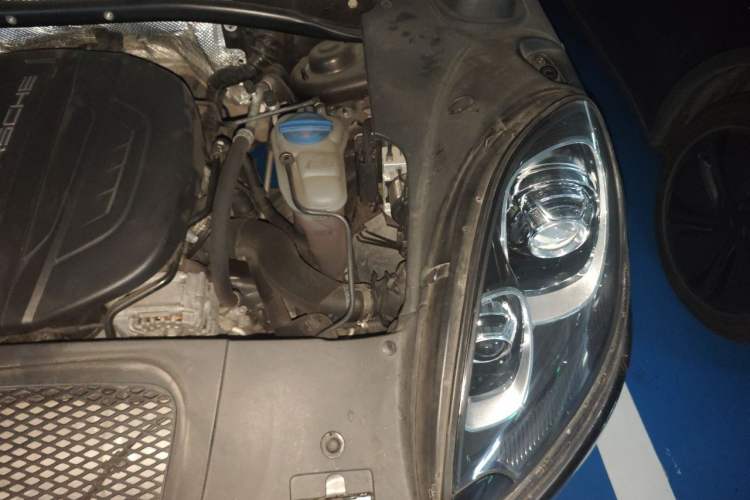 Used Porsche Macan 2017 Macan 2.0T Engine Bay Left