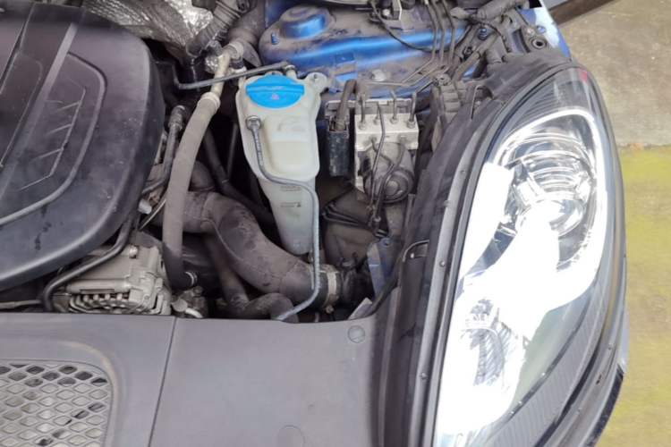 Used Porsche Macan 2017 Macan 2.0T Engine Bay Left