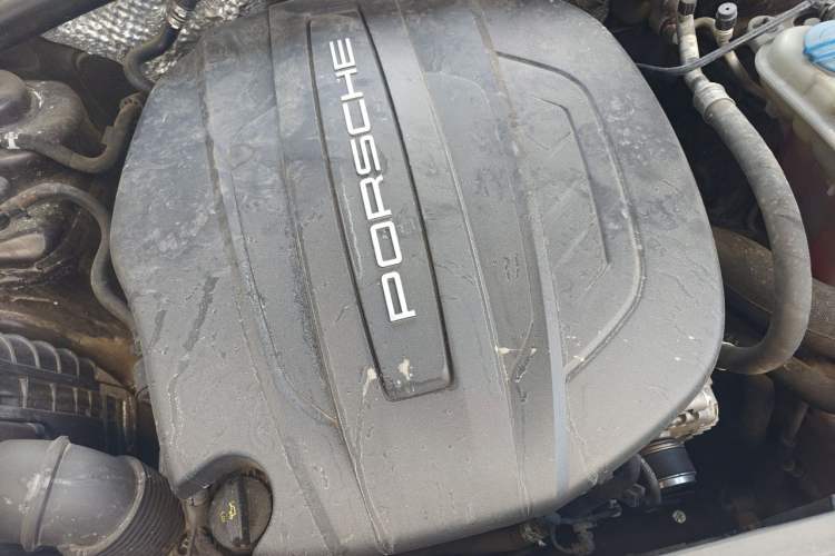 Used Porsche Macan 2017 Macan 2.0T Engine Bay Left