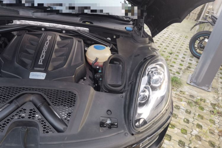 Used Porsche Macan 2017 Macan S 3.0T Engine Bay Left