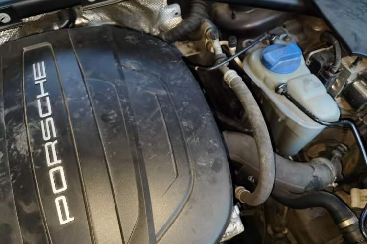 Used Porsche Macan 2017 Macan 2.0T Engine Bay Left