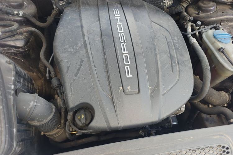 Used Porsche Macan 2017 Macan 2.0T Engine Bay