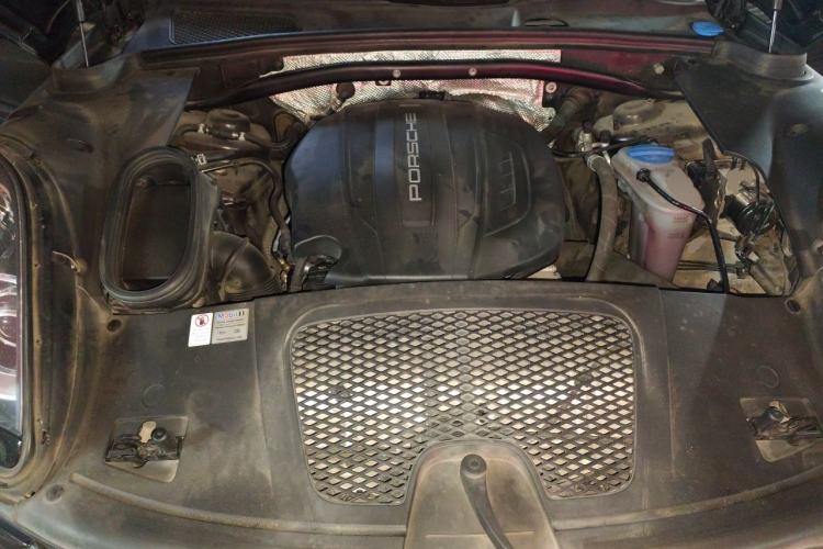 Used Porsche Macan 2017 Macan 2.0T Engine Bay