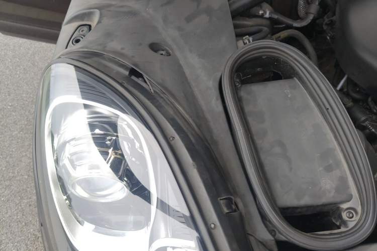 Used Porsche Macan 2017 Macan 2.0T Engine Bay Right