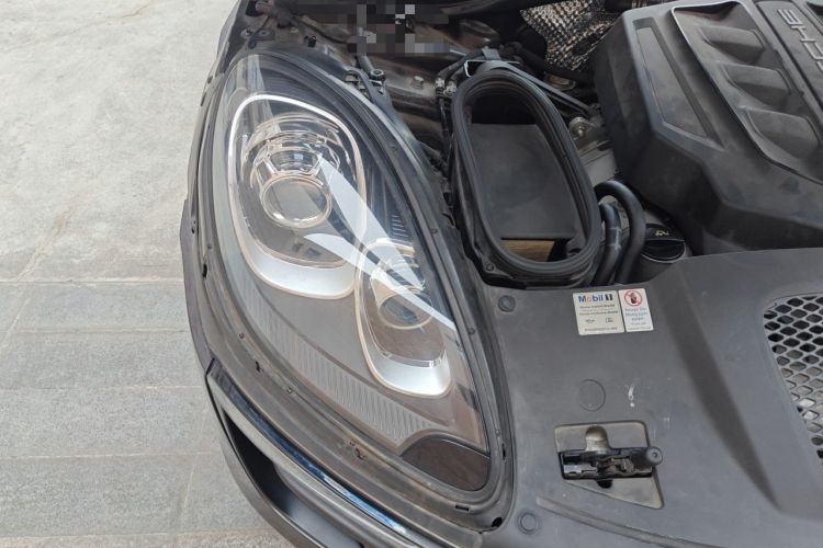 Used Porsche Macan 2017 Macan S 3.0T Engine Bay Right