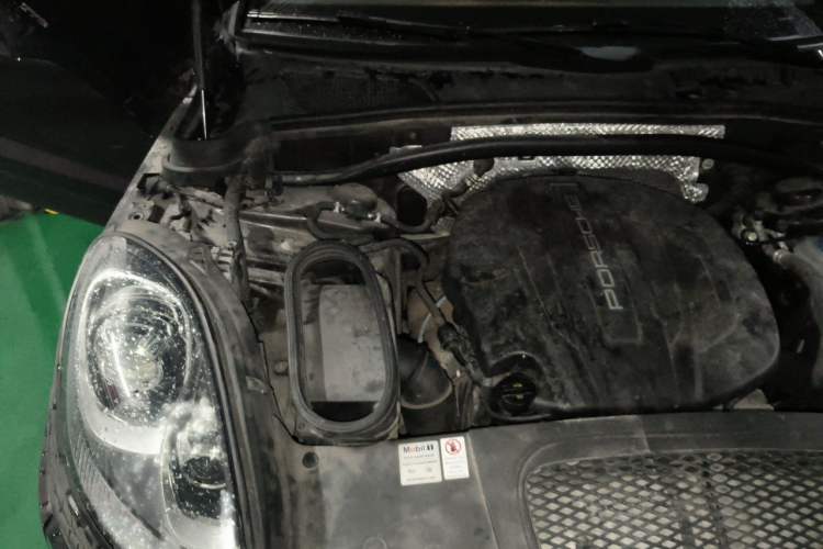 Used Porsche Macan 2017 Macan 2.0T Engine Bay Right