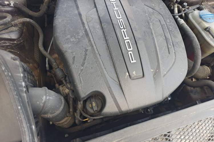 Used Porsche Macan 2017 Macan 2.0T Engine Bay Right