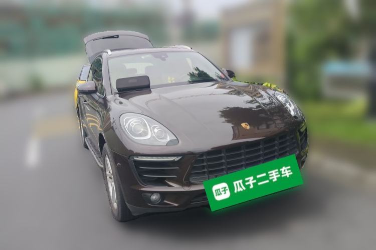 Used Porsche Macan 2017 Macan 2.0T Front Right 45 Deg