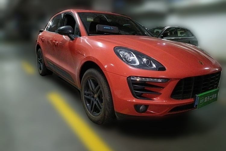 Used Porsche Macan 2017 Macan 2.0T Front Right 45 Deg