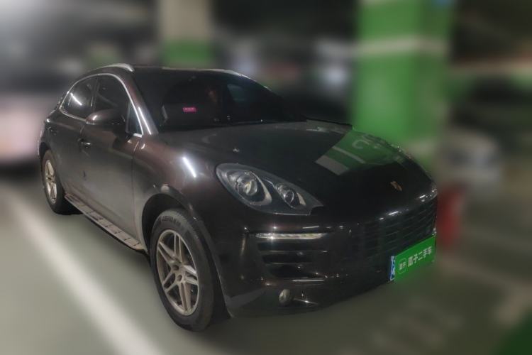 Used Porsche Macan 2017 Macan 2.0T Front Right 45 Deg