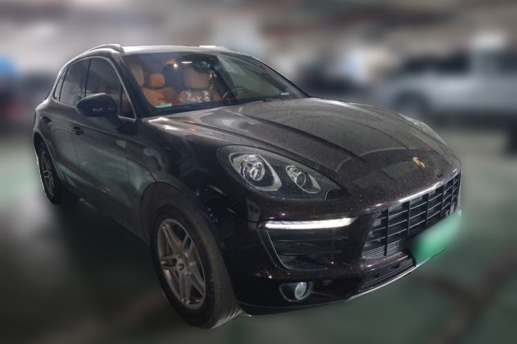 Used Porsche Macan 2017 Macan 2.0T Front Right 45 Deg