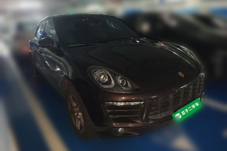 Used Porsche Macan 2017 Macan 2.0T Front Right 45 Deg