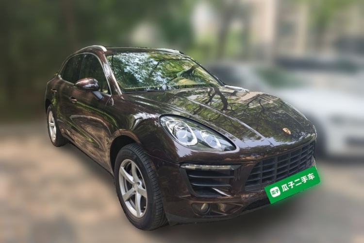 Used Porsche Macan 2017 Macan 2.0T Front Right 45 Deg