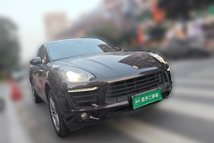 Used Porsche Macan 2017 Macan 2.0T Front Right 45 Deg